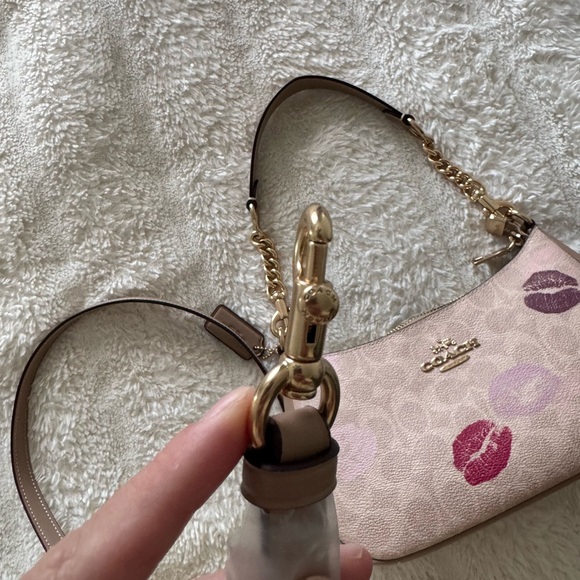 Coach Kiss Print Teri Shoulder Bag - Regular Size (NOT mini) - Picture 7 of 8